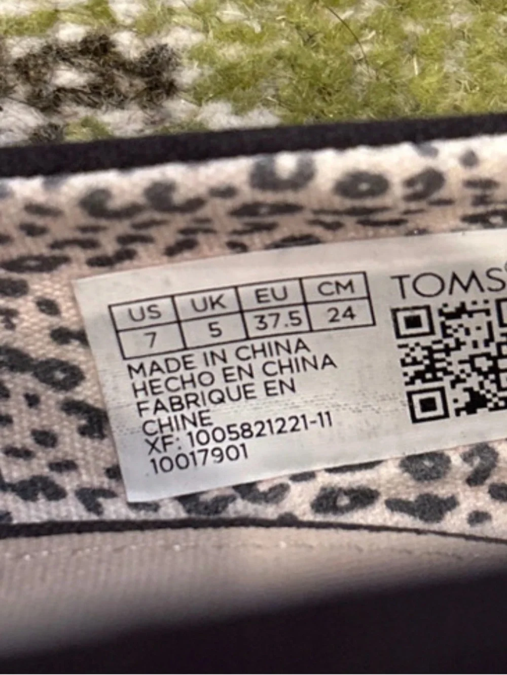 Toms stylish black